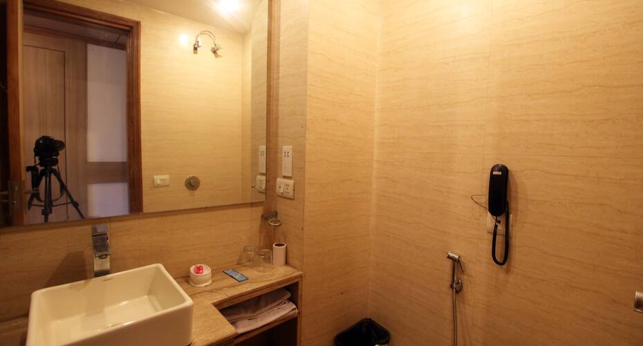 Romanzza Inn, New Delhi 4